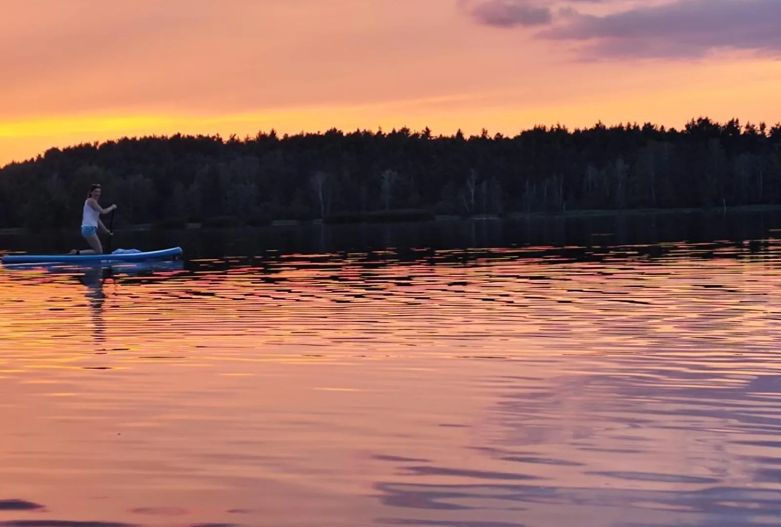 Bungalow Direkt Am See, Mit Eigenem Boot Roding Hébergement de vacances