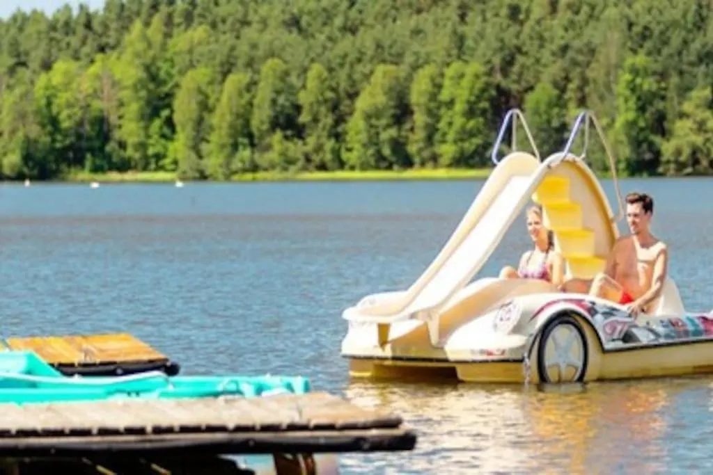 Holiday home Bungalow Direkt Am See, Mit Eigenem Boot Roding