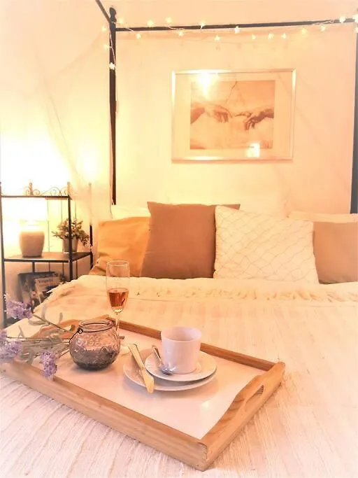 Holiday home Bungalow Direkt Am See, Mit Eigenem Boot Roding Germany