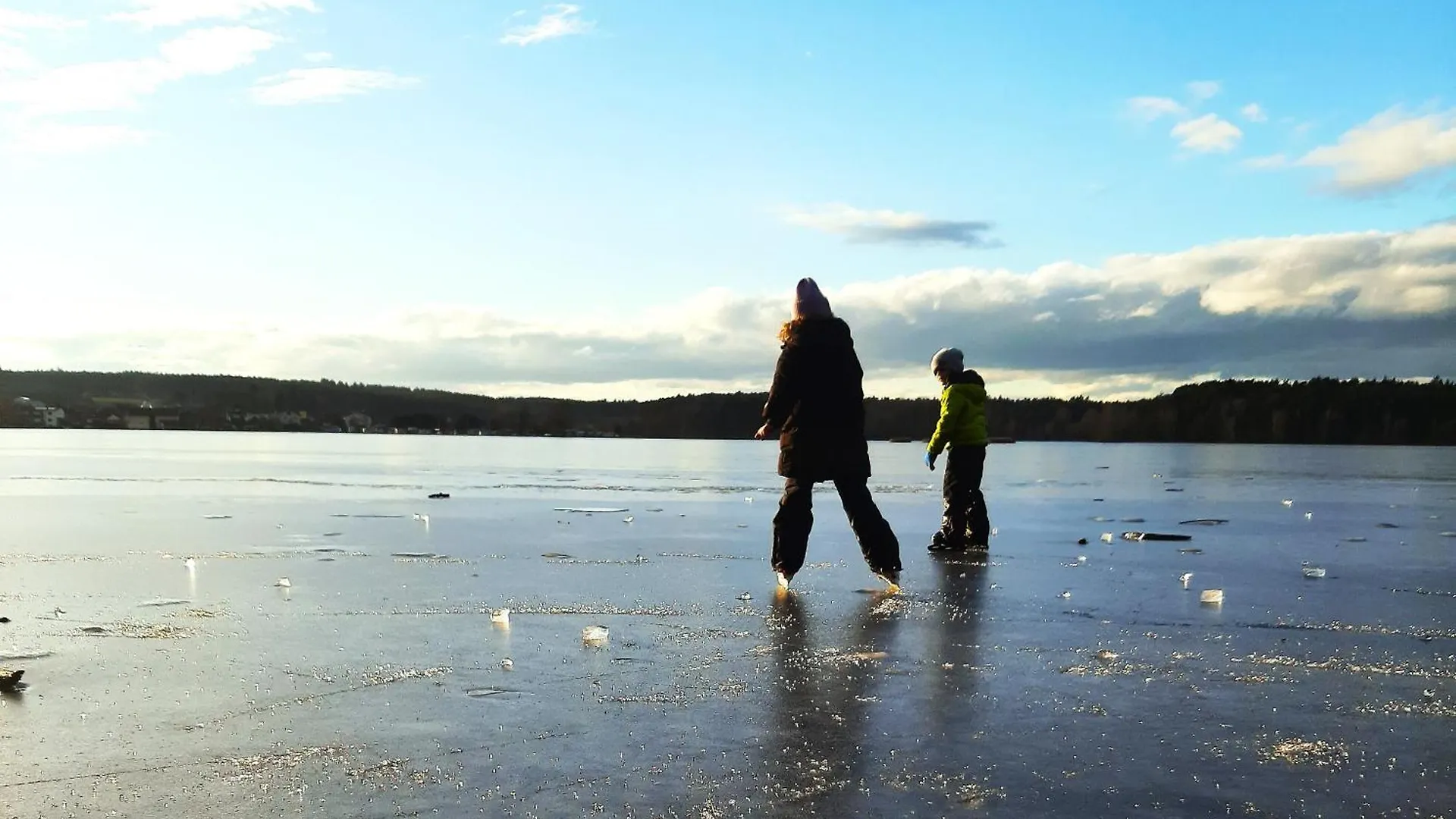 Bungalow Direkt Am See, Mit Eigenem Boot Roding
